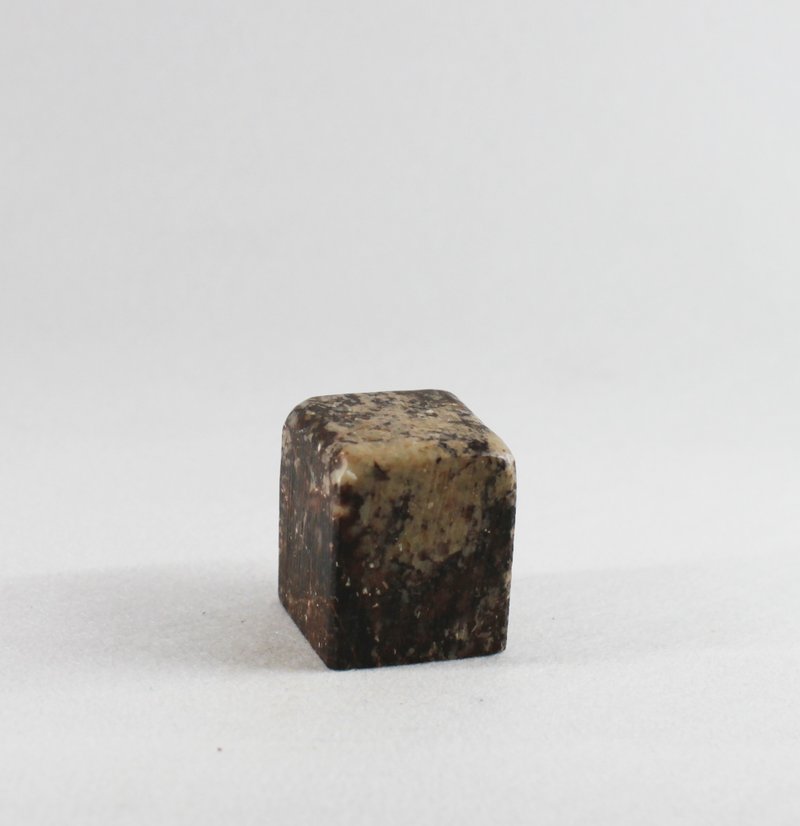 【客製朕的玉璽姓名印】客製客製朕的玉璽姓名印鑑章天然花紋深咖 - 印章/印台 - 石頭 粉紅色