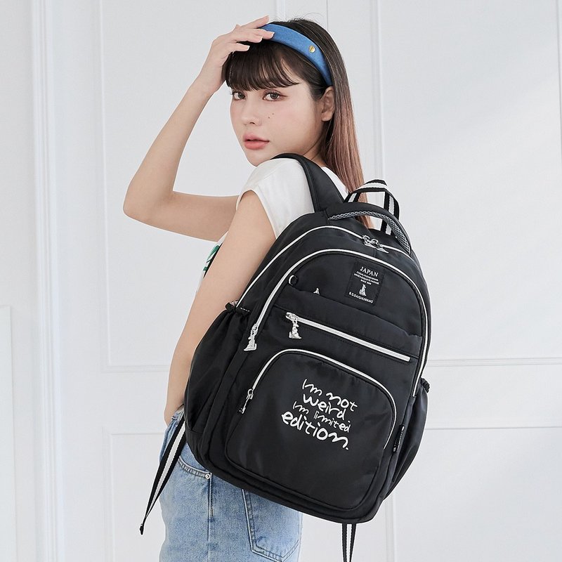 【獨家設計】瑪德琳假期 - 輕旅多層大容量附插袋後背包 - 後背包/背包/書包 - 尼龍 黑色