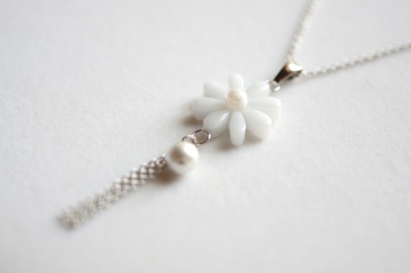 樹脂藝術 花朵、棉珍珠與絨球項鍊・雪花 - 項鍊 - 樹脂 藍色