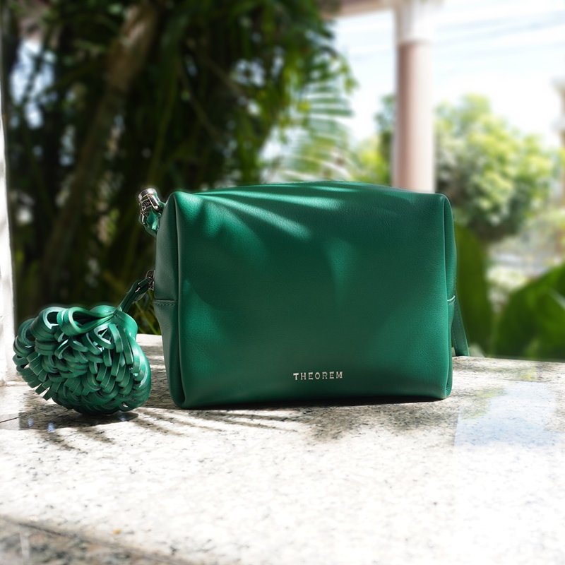 SEMI GAMMA crossbody bag 手工製 真皮斜背包 - Ultramarine Green - กระเป๋าถือ - หนังแท้ สีเขียว