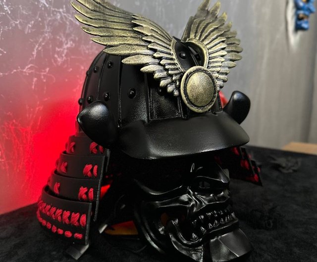 着用可能な日本の兜 かぶと 侍ヘルメット 日本の武士の鎧 侍コスプレ用