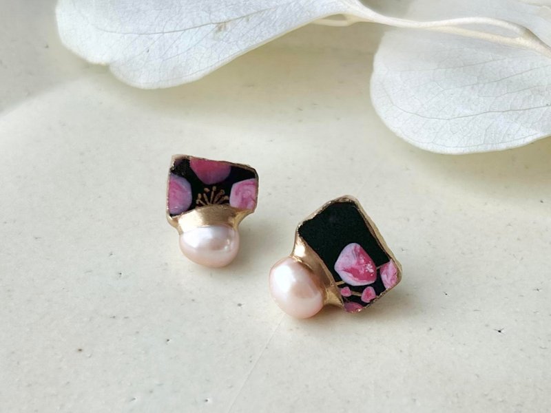 京焼　金継ぎ　サージカルステンレスピアス　花柄　絵付け　淡水パール　天然石　 伝統工芸　No.155 - 耳環/耳夾/耳骨夾 - 陶 粉紅色