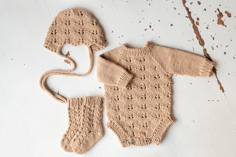 Beige bodysuit set for newborns: the perfect outfit for a baby - Baby Accessories - Other Metals Khaki