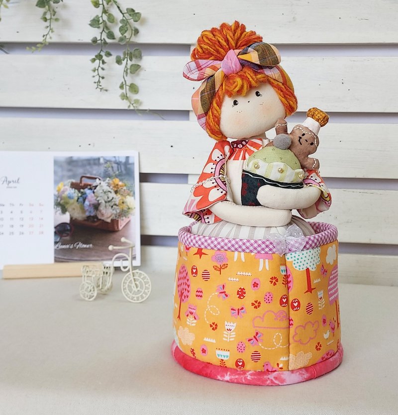 Doll-shaped desk storage bag | Cute and chic decoration - กล่องเก็บของ - ผ้าฝ้าย/ผ้าลินิน หลากหลายสี