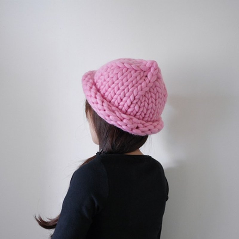 Out of clear -100% wool coarse needle playful big fat elbow curling cap - rose powder - Hats & Caps - Wool Pink