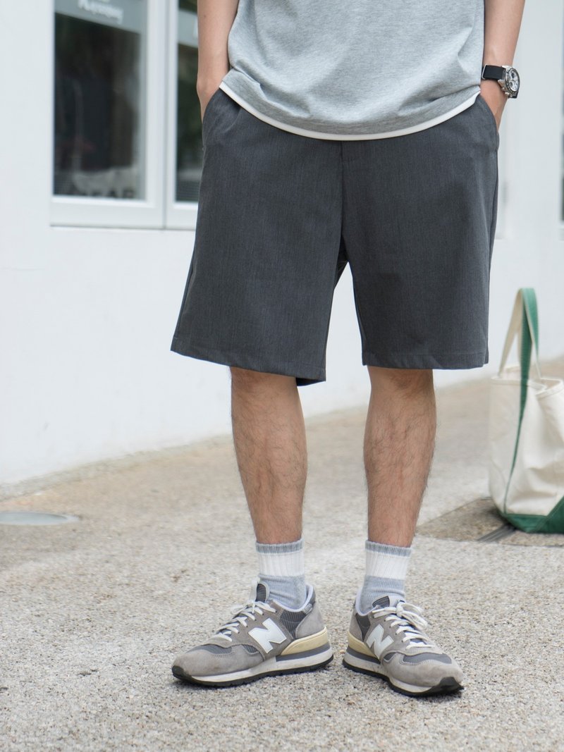 SHORTS 灰色直筒五分西褲松緊腰圍短褲 夏季輕薄休閒男生城市通勤 - 男短褲/工作短褲 - 其他人造纖維 灰色