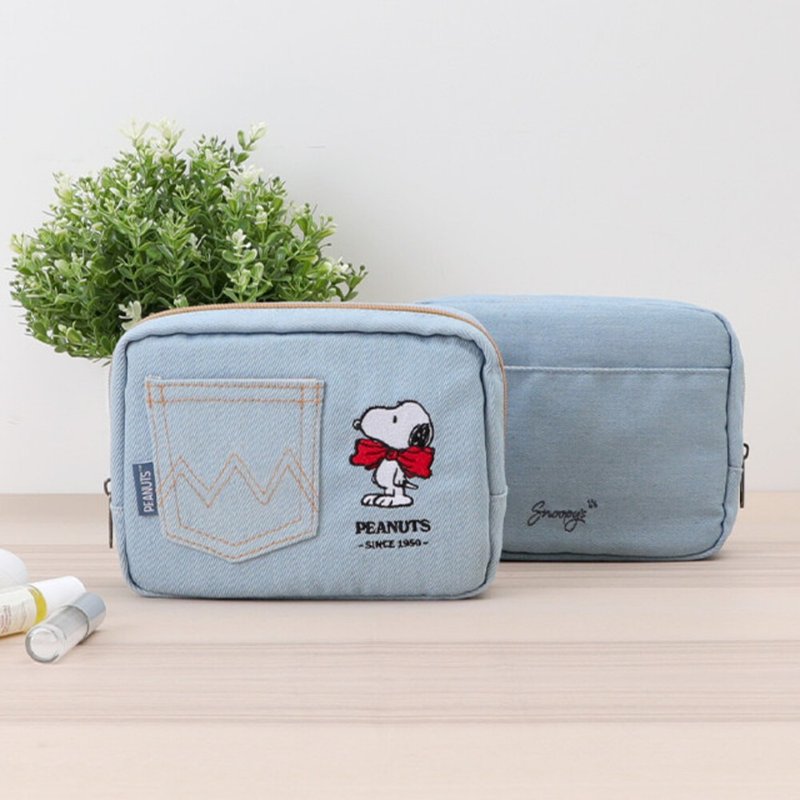 Peanuts Snoopy Denim Pocket Organizer Pouch Bow - Vintage Denim Embroidery Cosmetic Bag - กระเป๋าเครื่องสำอาง - เส้นใยสังเคราะห์ หลากหลายสี