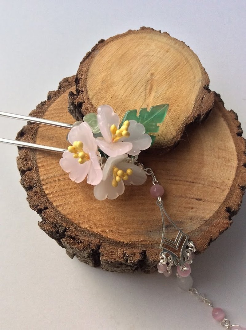 Meow ~ three hand made flower hairpin (bottom silver / pink) - เครื่องประดับผม - วัสดุอื่นๆ ขาว