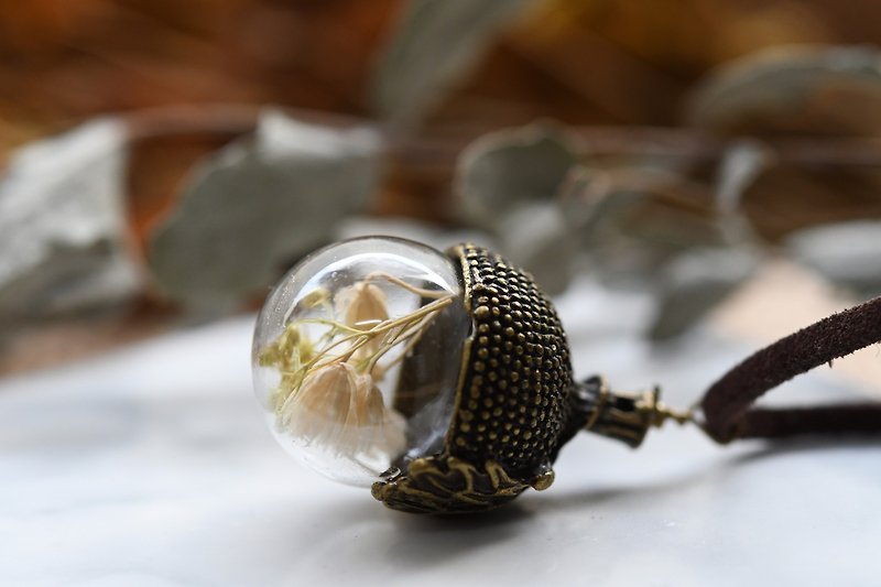 Vintage Cap Pine Cone - Fresh White Green ‧ Dry Flower ‧ Glass Ball Necklace - สร้อยคอ - แก้ว สีเขียว