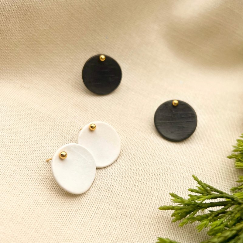 Ceramic black and white geometric handmade earrings【Polca series PK-10】 - Earrings & Clip-ons - Porcelain White