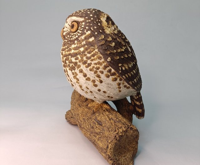 ピンクオパール彫刻フクロウ手彫りフクロウNO25-1521 ピンクオパール彫刻フクロウ手彫りフクロウNO25 1521 （【黒柿