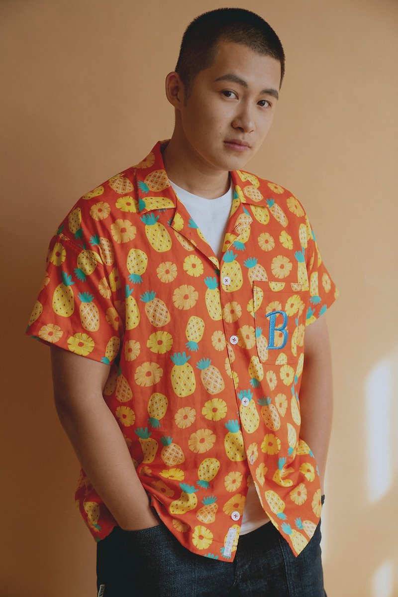 bubbles Taiwan fruity loose shoulder pineapple shirt - Men's Shirts - Cotton & Hemp Red