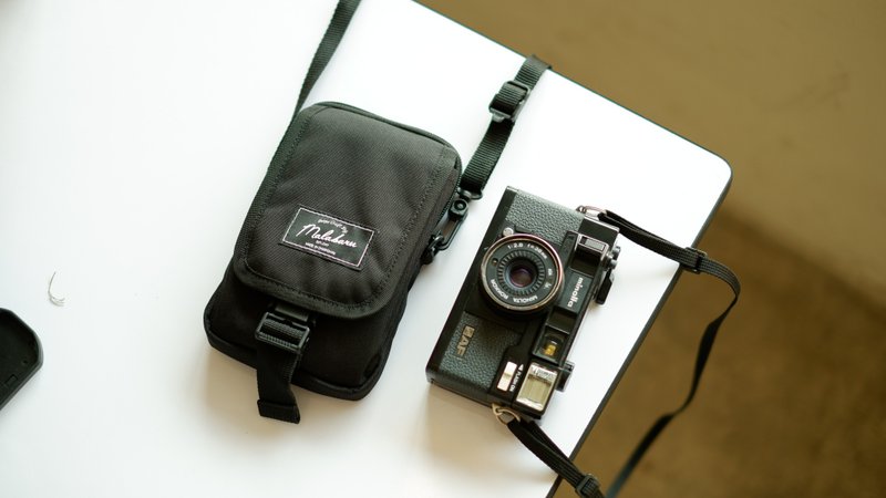 MLBR Becky crossbody pouch bag waterproof fabric bag - 側背包/斜背包 - 尼龍 黑色