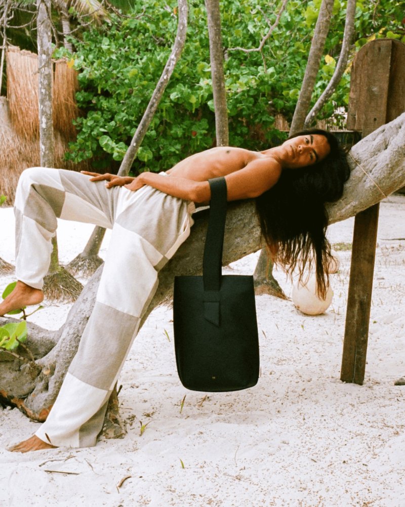 SOULMATTE Large Zen Tote Bag 側背包 仙人掌純素皮革 環保時尚 - 側背包/斜背包 - 其他材質 黑色