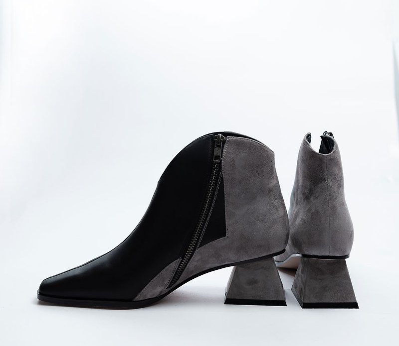 [Clearance SALE] Contrast side right angle trapezoidal heel boots black and gray - รองเท้าบูทสั้นผู้หญิง - หนังแท้ สีดำ