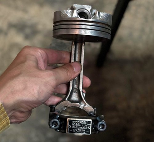 デッカイ！ピストン 灰皿 おもちゃ インテリアにも