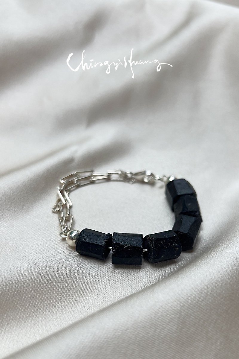 Black Tourmaline Silver Bracelet - สร้อยข้อมือ - เงินแท้ สีดำ