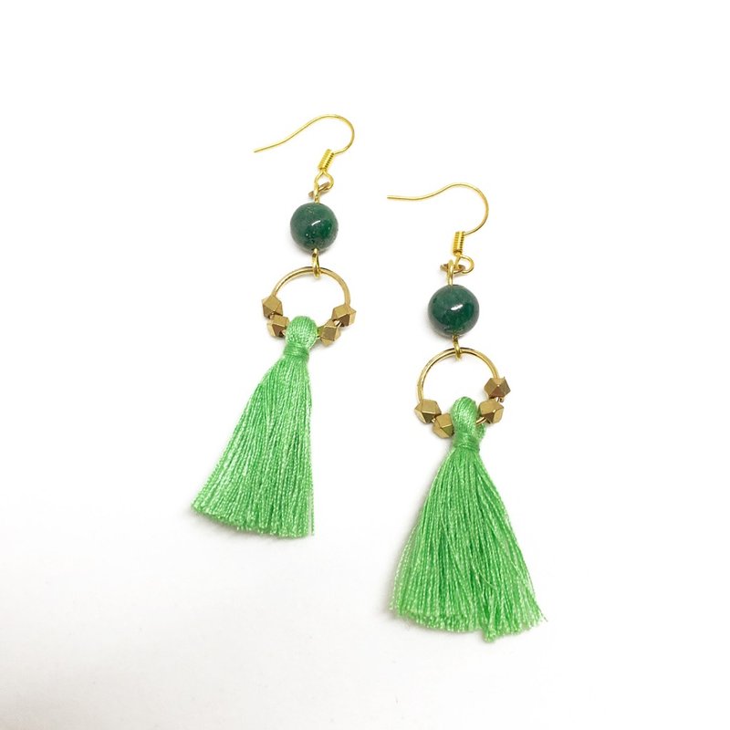 Green Tassel◆Brass Earrings-Natural stone /Gemstone / Brass / Bracelet Jewelry design - Earrings & Clip-ons - Gemstone Green