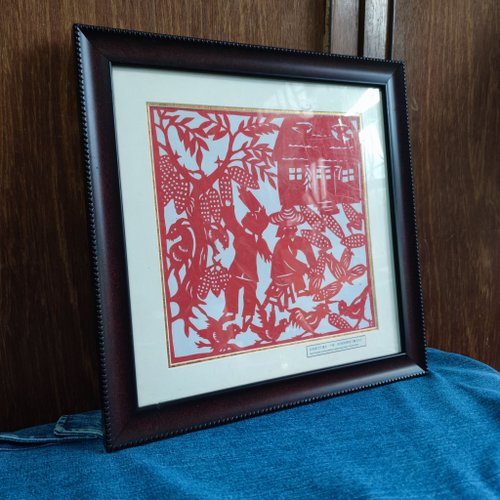 中国 伝統工芸品・剪纸 （ペーパーカット）額縁 楽天市場】切り絵・中国剪紙 中国民俗品 民間芸術切り紙細工 丸