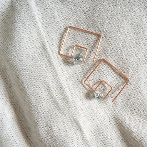嬉花寶石與銅織 手工銅作耳環 一線式方形 玫瑰金 冰裂玻璃珠 經典設計