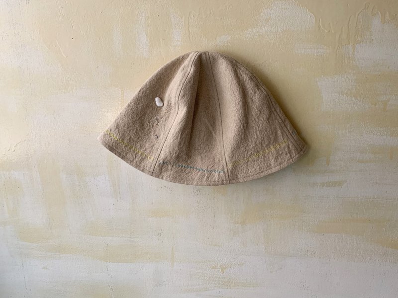 Round Hat--Standing on a high platform on a sunny day - Hats & Caps - Cotton & Hemp 