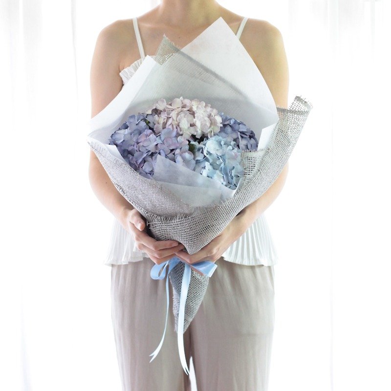 Hydrangea Bouquet Handmade Congratulations Flower Bouquet - 木工/竹藝/紙雕 - 紙 藍色
