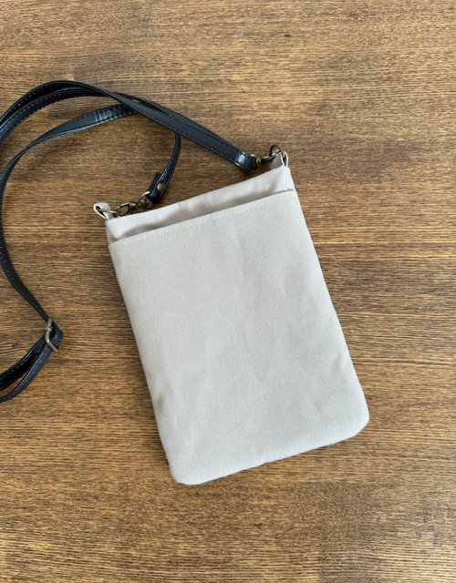 ハンドメイド＊ミナペルホネン＊dop＊ポシェット＊合革のストラップ付き ストラップ付きスマホポシェット ミナペルホネン ロージー