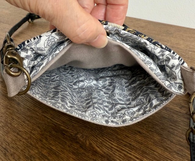 ストラップ付きスマホポシェット ミナペルホネン ロージー
