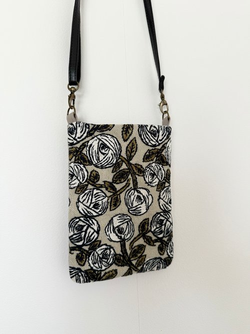 ハンドメイド＊ミナペルホネン＊dop＊ポシェット＊合革のストラップ付き 今日は、ミナペルホネンで作るメガネケースのワークショップで