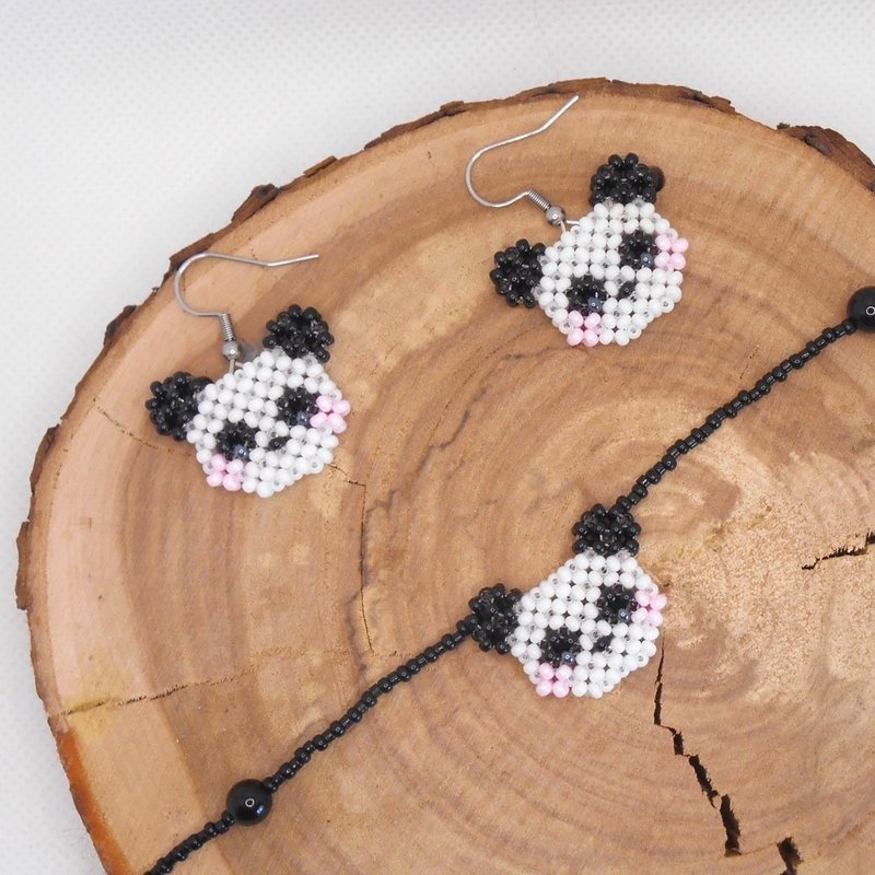 Panda earrings, panda necklace, beaded jewelry set, panda jewelry, beaded animal - 耳環/耳夾/耳骨夾 - 塑膠 咖啡色