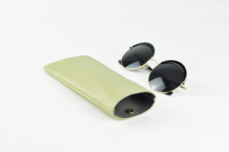 Glasses Case, Glasses Holder, Phone Case, Green Pattern, Magnet Button - กล่องแว่น - หนังเทียม สีเขียว