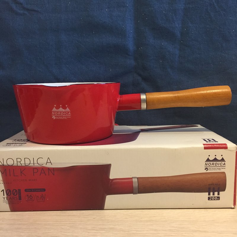 【展示惜福品】CB北歐系列琺瑯原木單柄牛奶鍋  熱情紅 - 鍋子/烤盤 - 琺瑯 