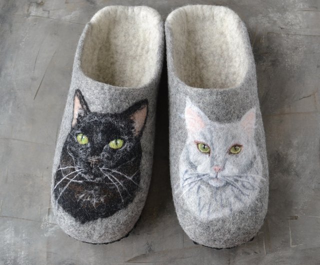 Customized wool cat slippers with a portrait of your pet from a