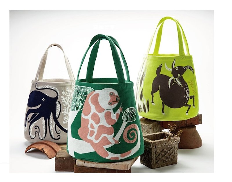 地球樹公平貿易fair trade -- MIW插畫家圓筒形手提包 - 手提包/手提袋 - 棉．麻 