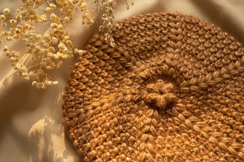 Autumn and winter gold wool hand hook beret hat Mercerized Crochet Beret caramel coffee - หมวก - ผ้าฝ้าย/ผ้าลินิน สีนำ้ตาล