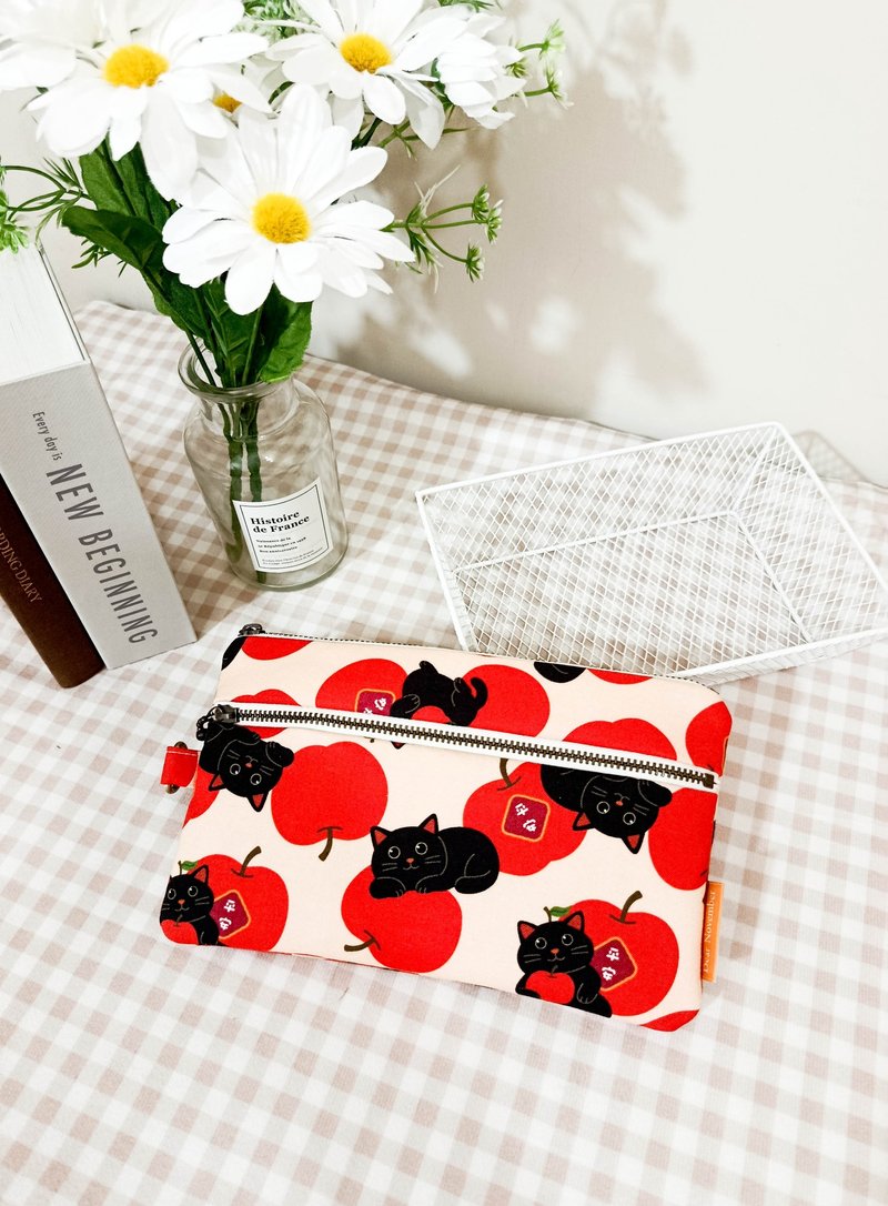 拾光系列零錢包/萬用包/拉鍊收納包/報平安貓款 - 錢包/皮夾/長短夾 - 棉．麻 紅色