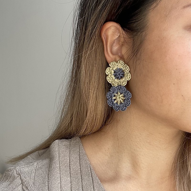 Crochet flower earrings - ต่างหู - งานปัก 