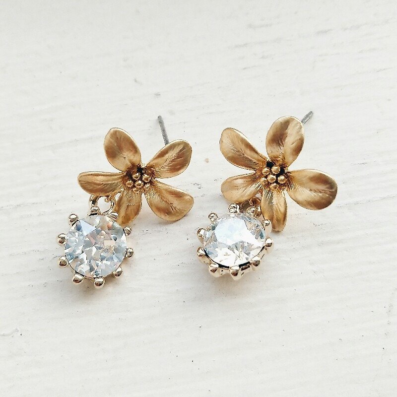 fog gold diamond flower earrings momolico - Earrings & Clip-ons - Other Materials Gold