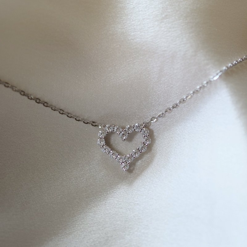 Shiny Heart necklace - สร้อยคอ - เงินแท้ สีเงิน