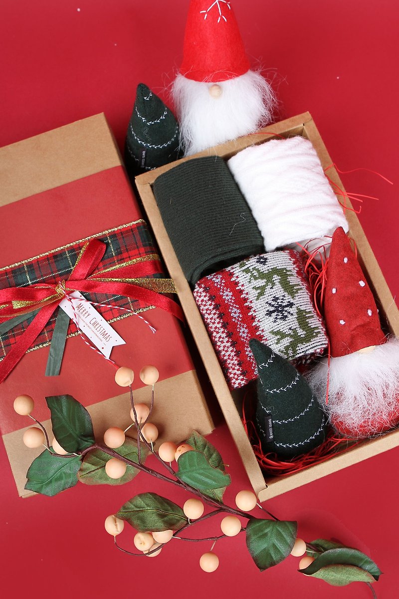 Happy Christmas Socks - Double Gift Box - ผ้าพันคอถัก - ผ้าฝ้าย/ผ้าลินิน สีแดง
