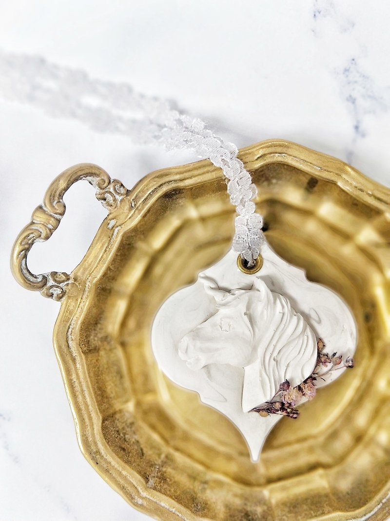 Un Jess Cadeau / Unicorn Diamond Fragrance Stone Charm - Fragrances - Other Materials White