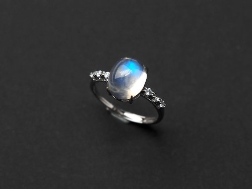 磨樣 Mode Yang 專業翡翠手鐲 凝月 | Moonstone 藍月光石 / 925純銀 | 天然寶石戒指