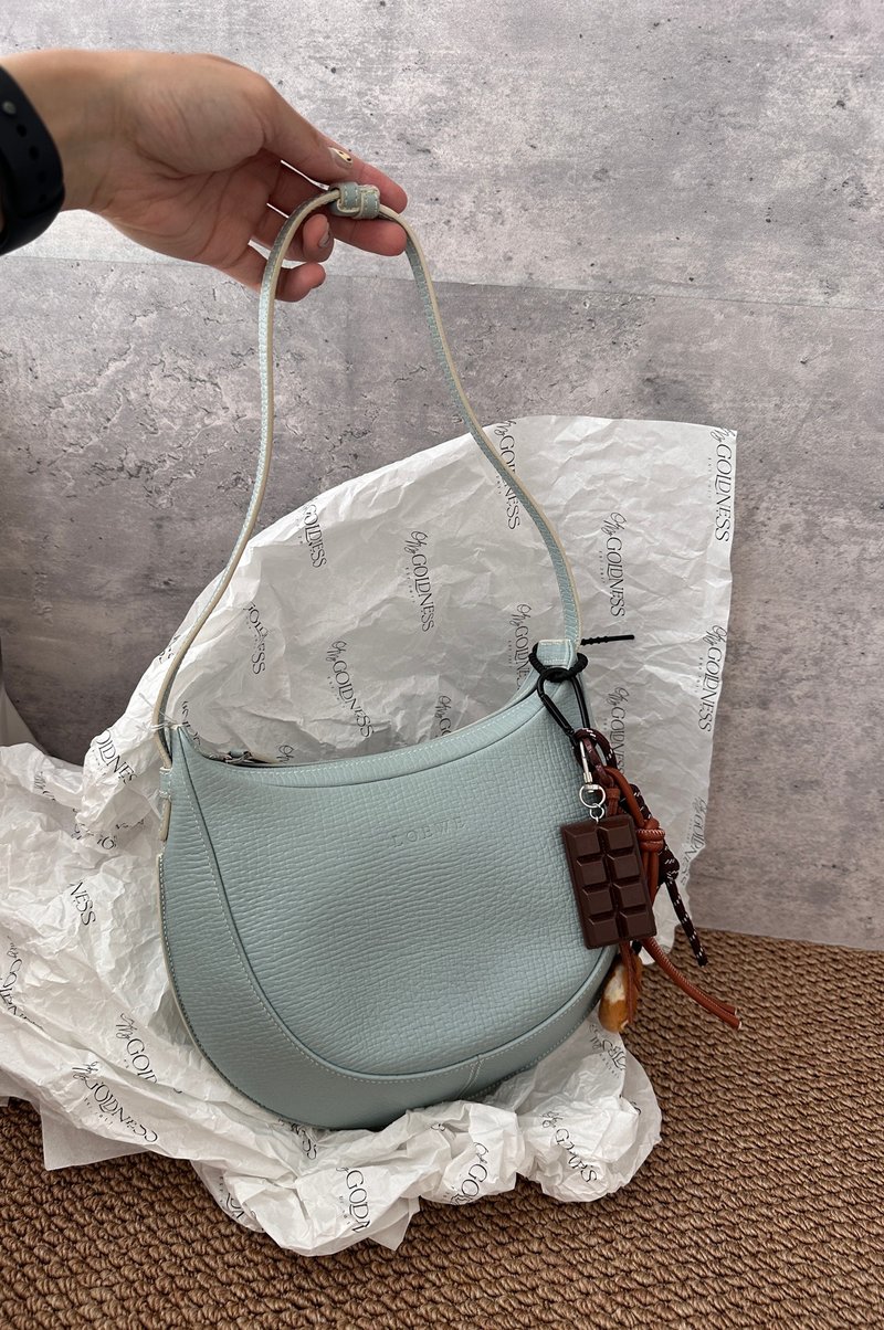 中古包 Loewe羅威 霧霾藍半月包 - 手提包/手提袋 - 真皮 藍色