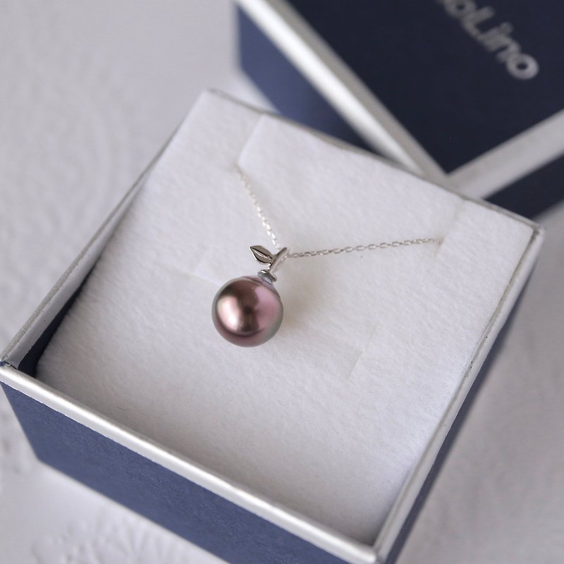 Tahitian black pearl and K10WG pendant. A cute and simple pendant that looks like an apple. - Necklaces - Pearl Green