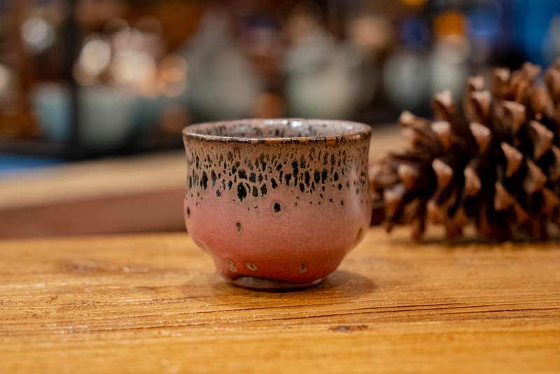 【永德堂－陶藝家】 朱坤培飛紅采晶手作杯 手作|個人杯|飛紅彩晶 - 其他杯子 - 陶 粉紅色