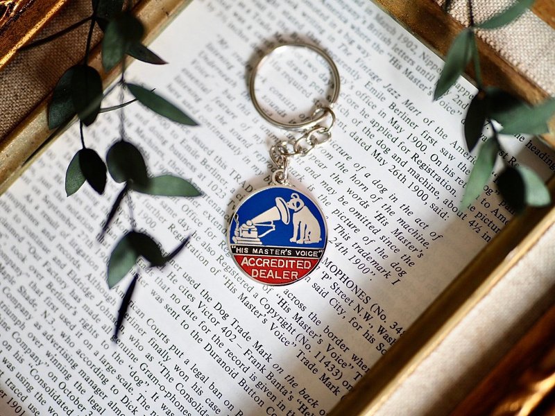 Gramophone & Nipper Keyring Charm Collection-Nipper Dog Classic - ของวางตกแต่ง - ทองแดงทองเหลือง 