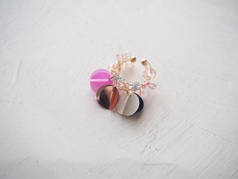 bead flower ear cuff (pink) - Earrings & Clip-ons - Other Materials Pink