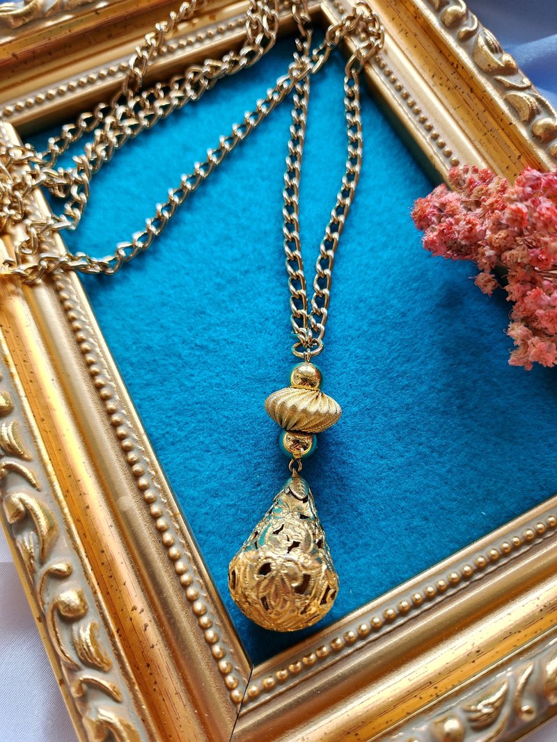 美國西洋古董飾品 / 金絲球鏤空藤蔓梨形墜長鍊/復古珠寶首飾 - 長項鍊 - 其他金屬 