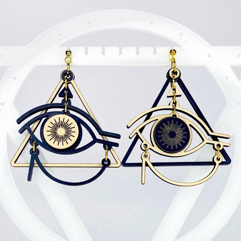 [Egyptian God-Eye of Horus] Wooden style earrings plated with 14K gold ear pins/resin Clip-On - ต่างหู - ไม้ สีดำ