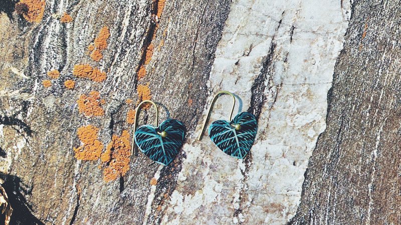 Hand-painted earrings - round leaf flower candle - Earrings & Clip-ons - Copper & Brass Green